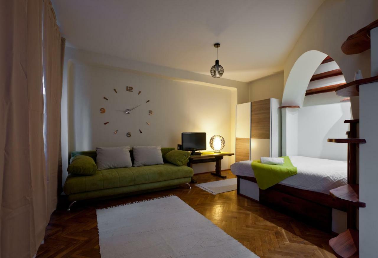Green Apartment